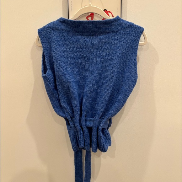 Vintage knit blue vest with cinching belt - Picture 2 of 3